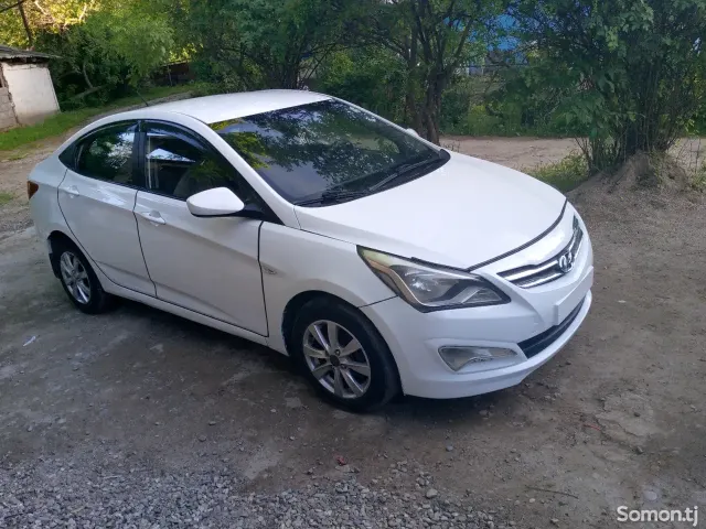 Hyundai Solaris 2015 · 1.4 AT