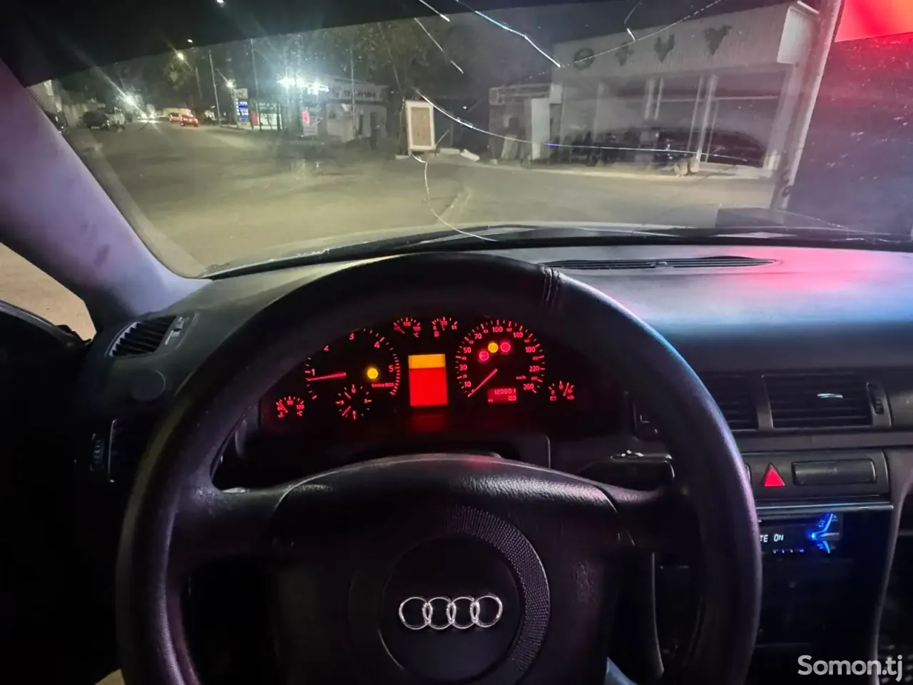 Audi A6 1999 · 2.4 MT