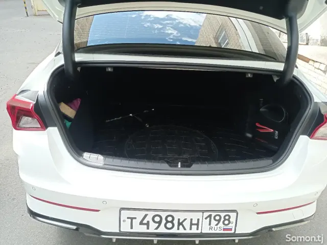 Kia K5 2020 · 2.5 AT