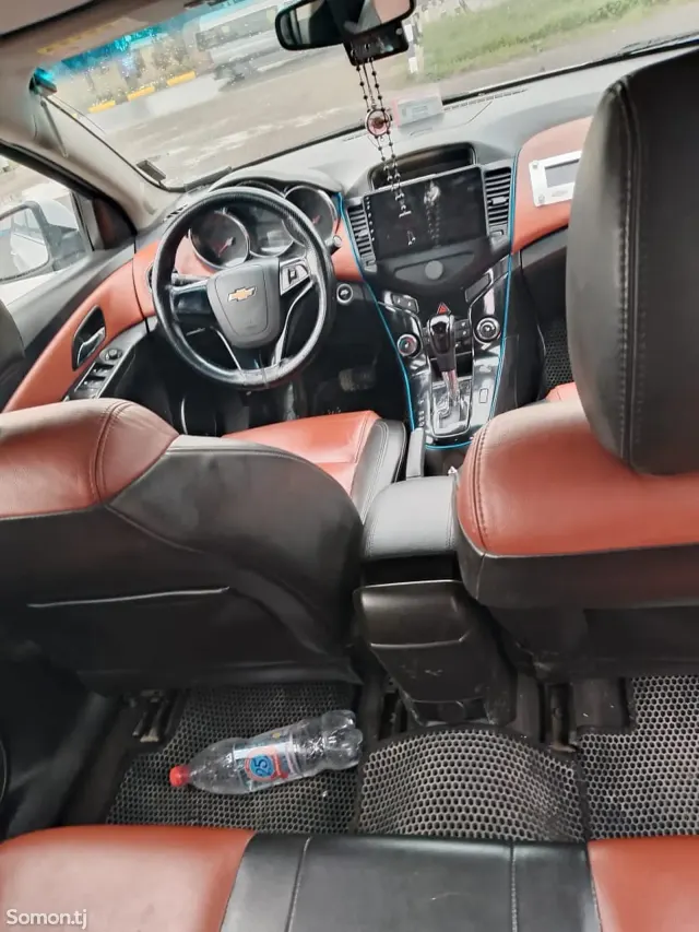 Chevrolet Cruze 2010 · 1.8 AT