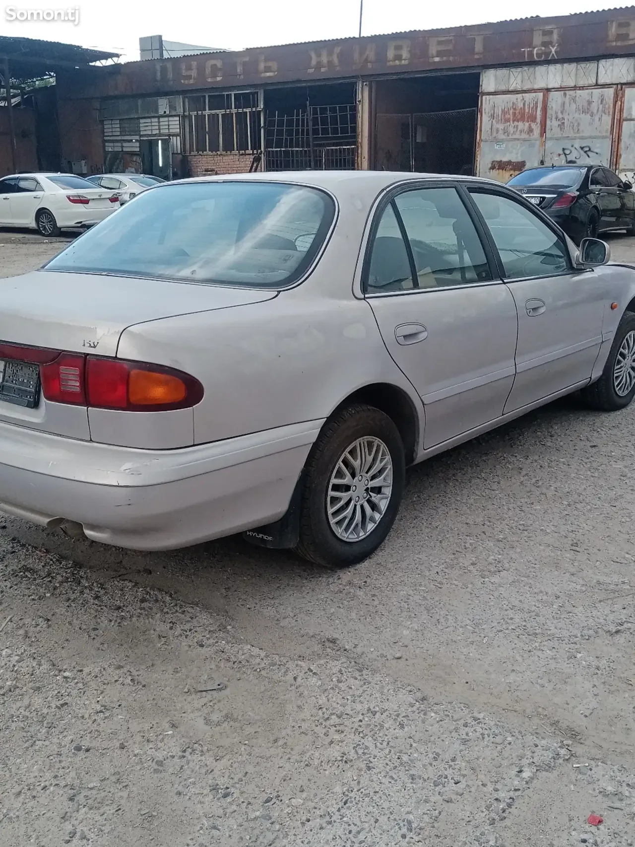 Hyundai Sonata 1996 · 1.8 AT