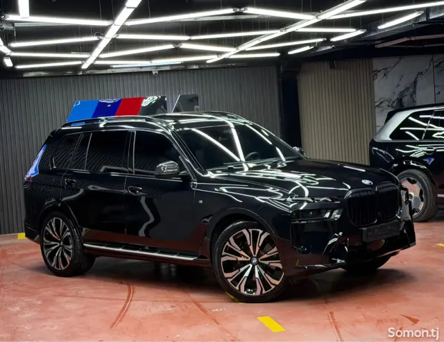BMW X7 2023 · 4.0 AT