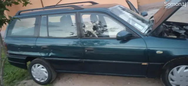 Opel Astra F 1997 · 1.6 MT