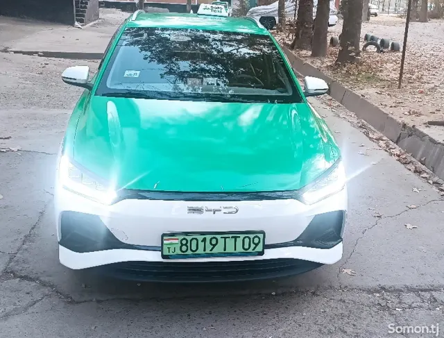 BYD E2 2023 · AT