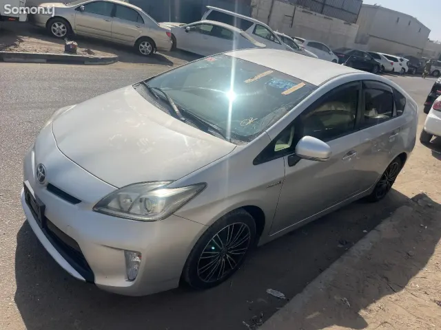 Toyota Prius 2014 · 1.8 AT