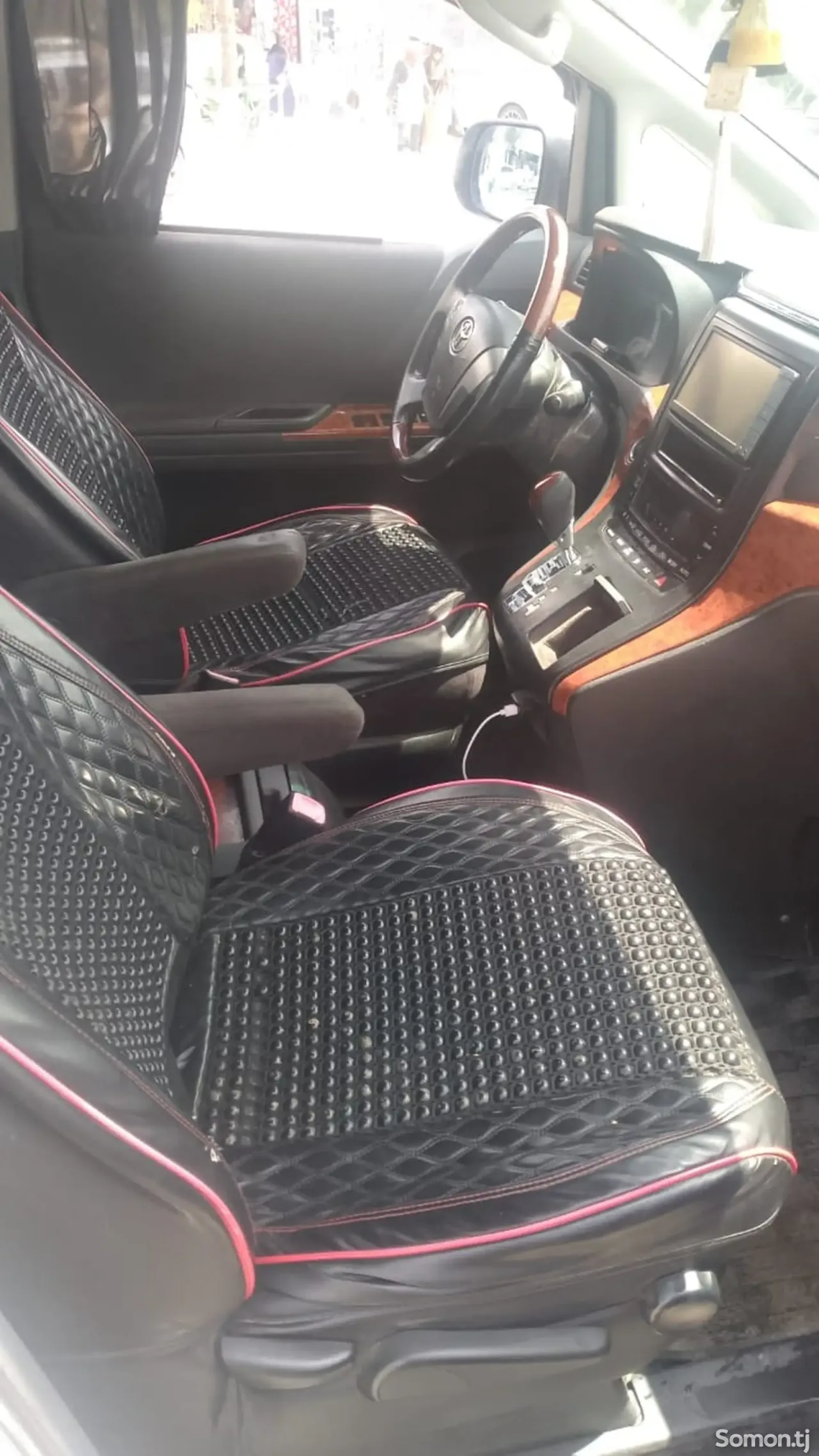 Toyota Vellfire 2014 · 2.4 AT