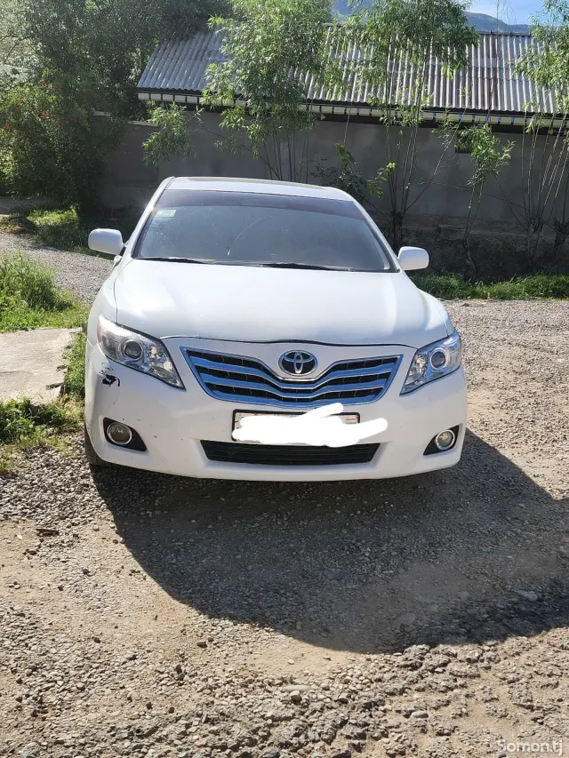 Toyota Camry 2009 · AT