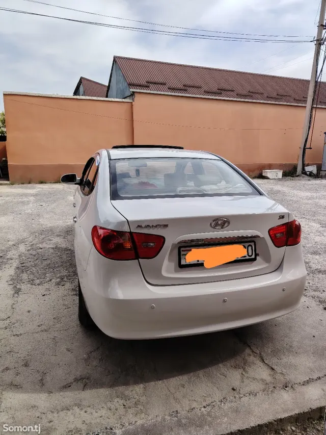 Hyundai Avante 2009 · 1.6 AT
