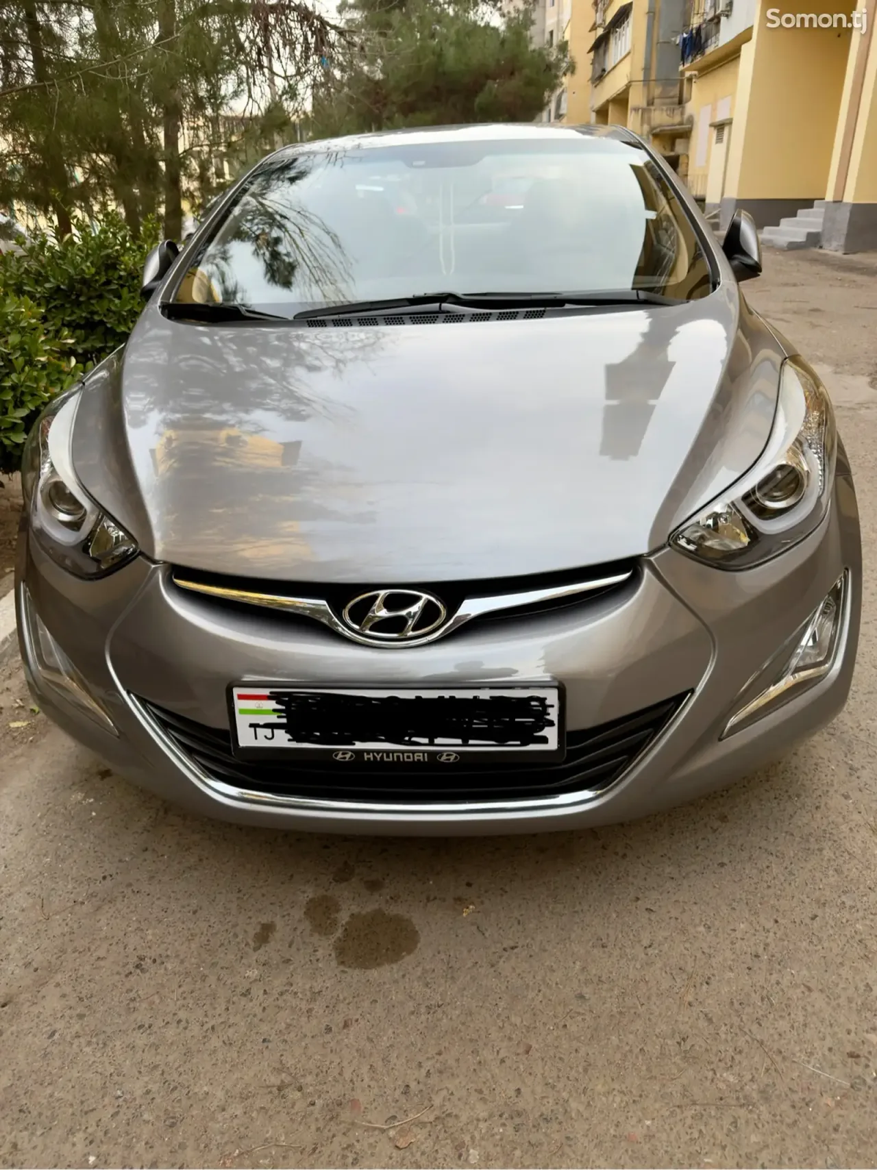 Hyundai Avante 2014 · AT