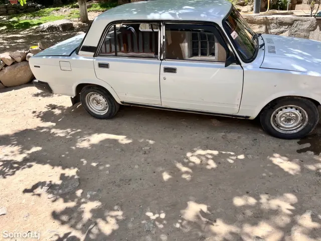Lada (ВАЗ) 2107 2004 · 1.6 MT