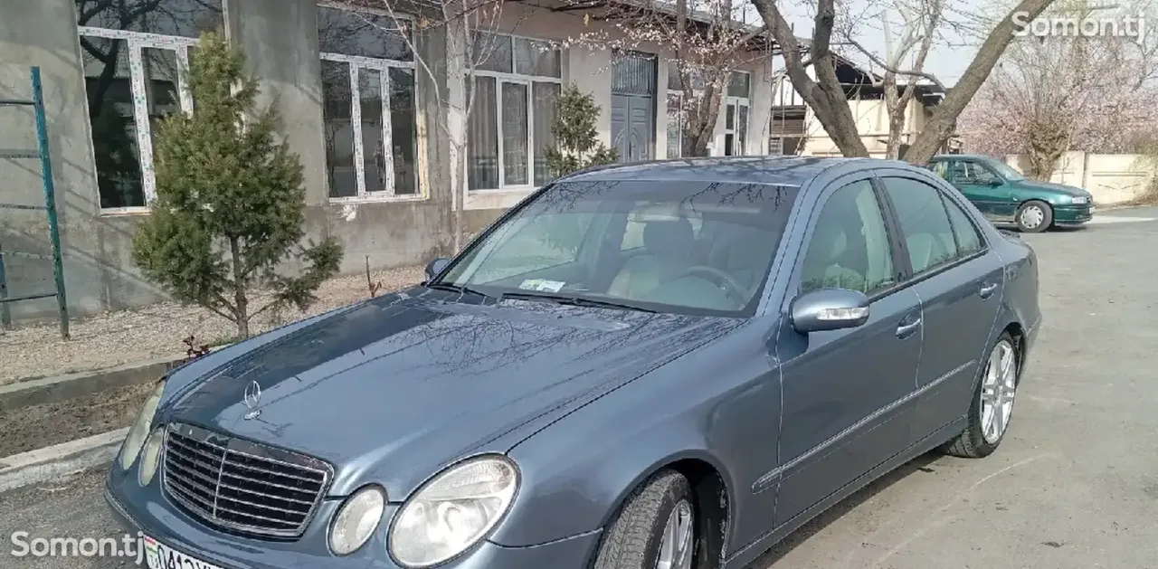 Mercedes-Benz E class 2003 · 2.4 AT