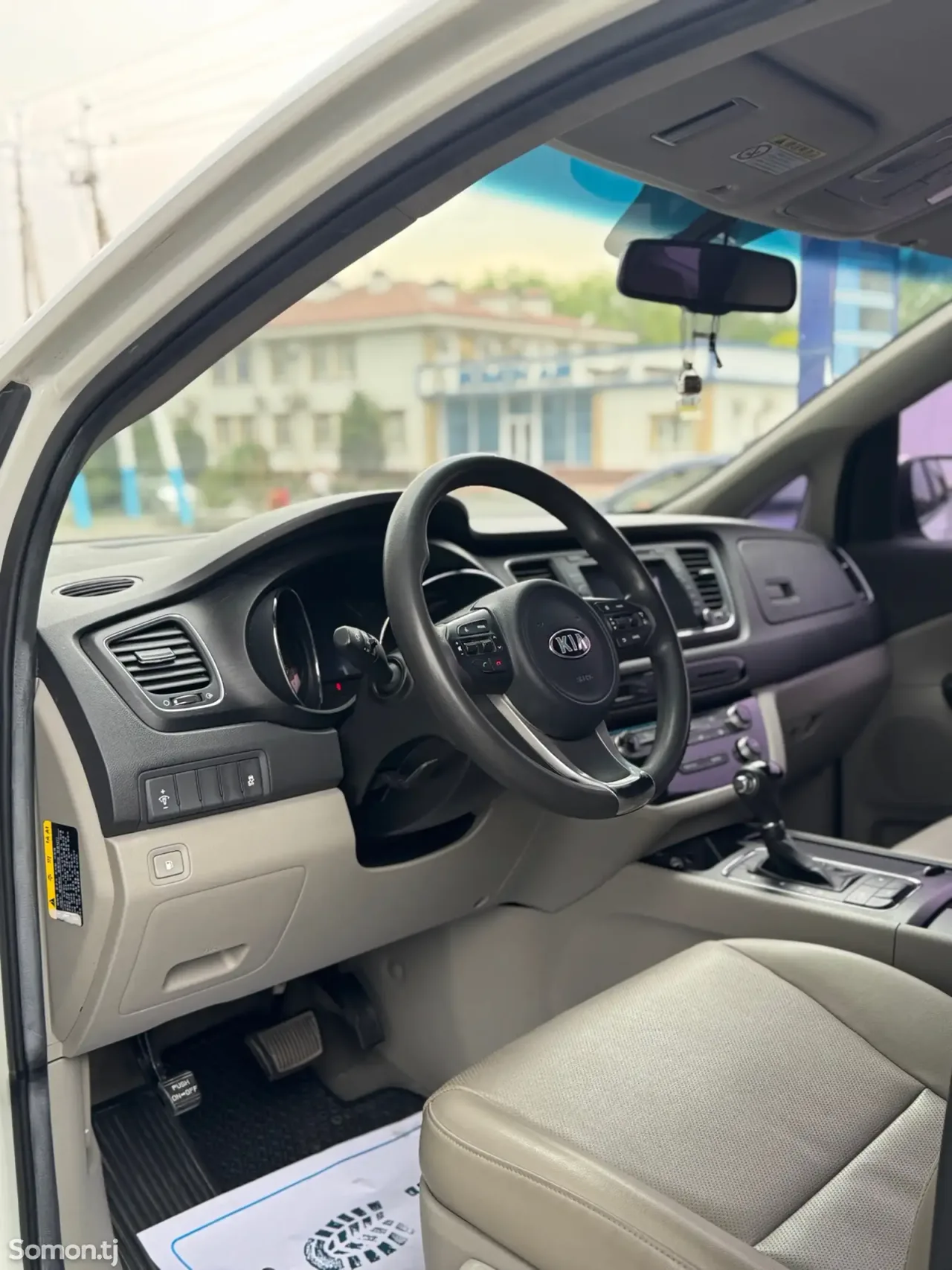 Kia Carnival 2015 · 2.2 AT