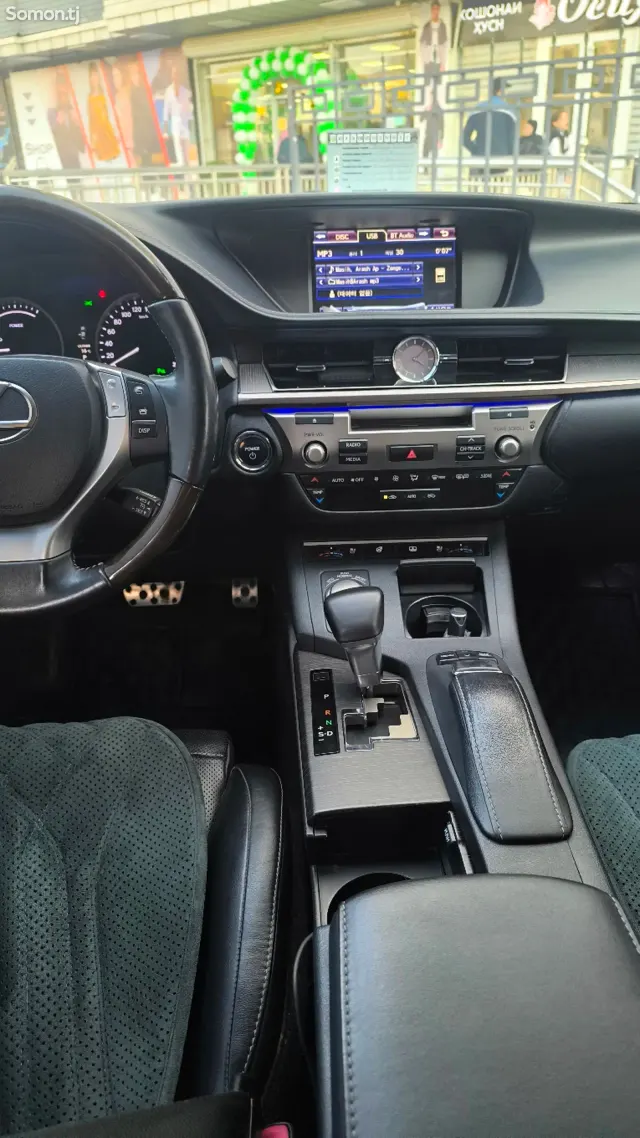 Lexus ES series 2015 · 3.0 AT