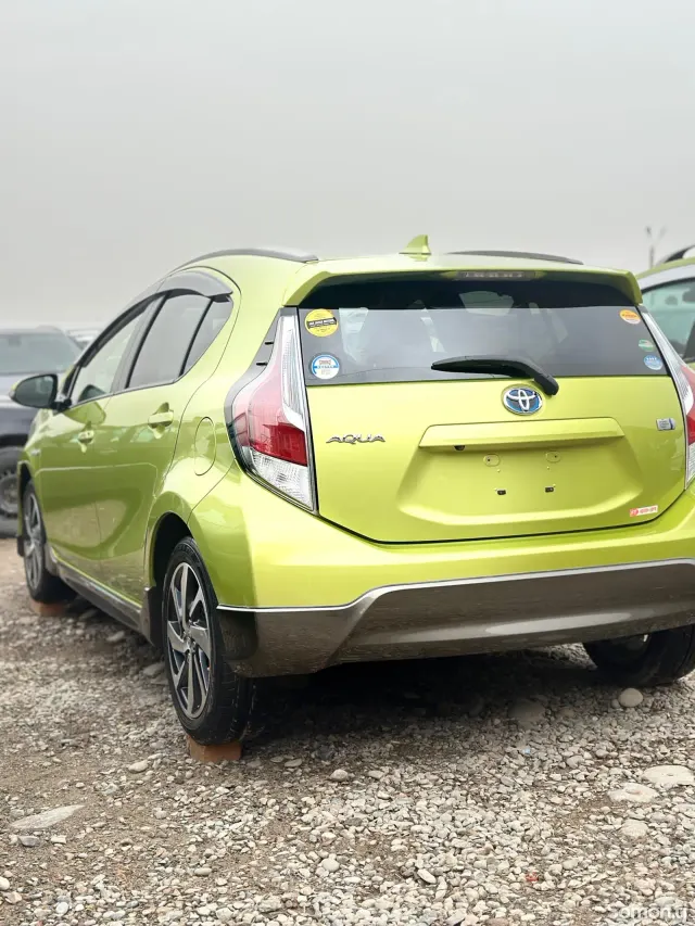 Toyota Aqua 2015 · 1.5 AT