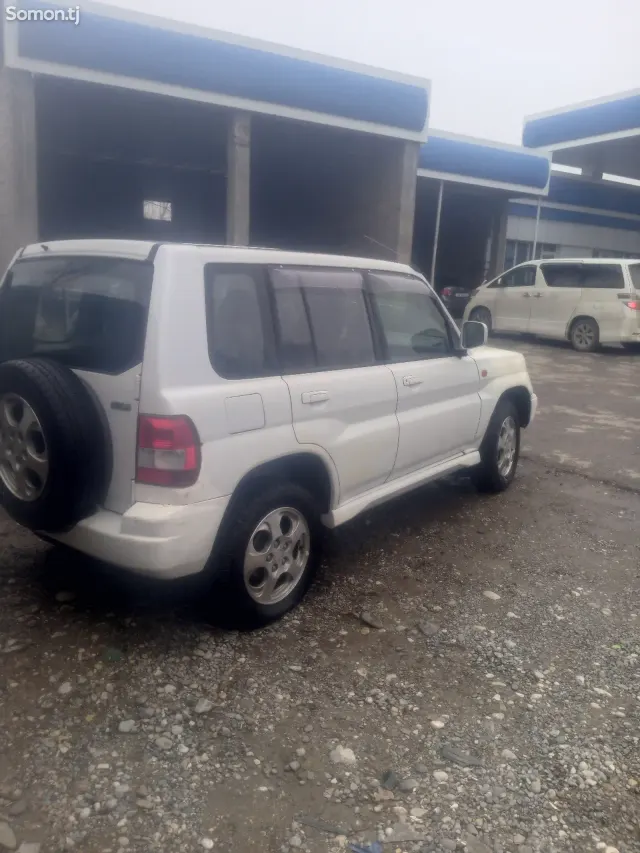 Mitsubishi Pajero 2001 · 1.8 AT