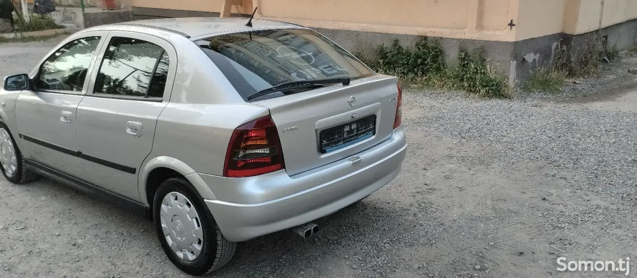 Opel Astra G 1998 · 1.6 MT