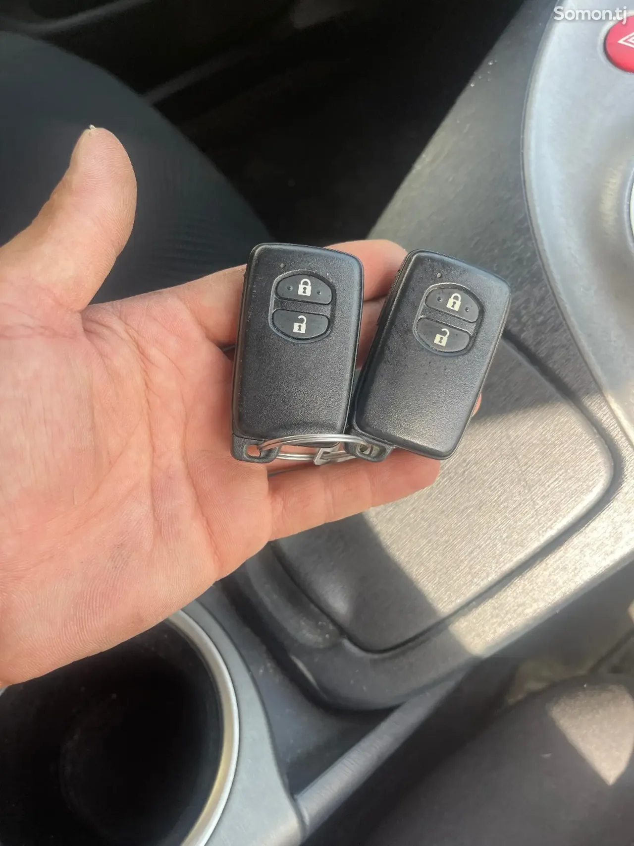 Toyota Prius 2014 · 1.8 AT