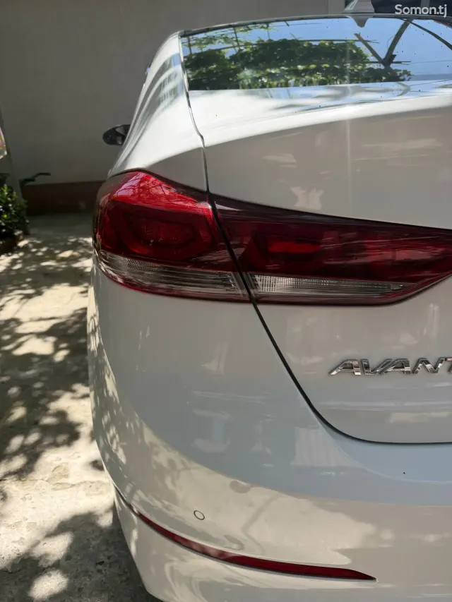 Hyundai Avante 2016 · 1.6 AT