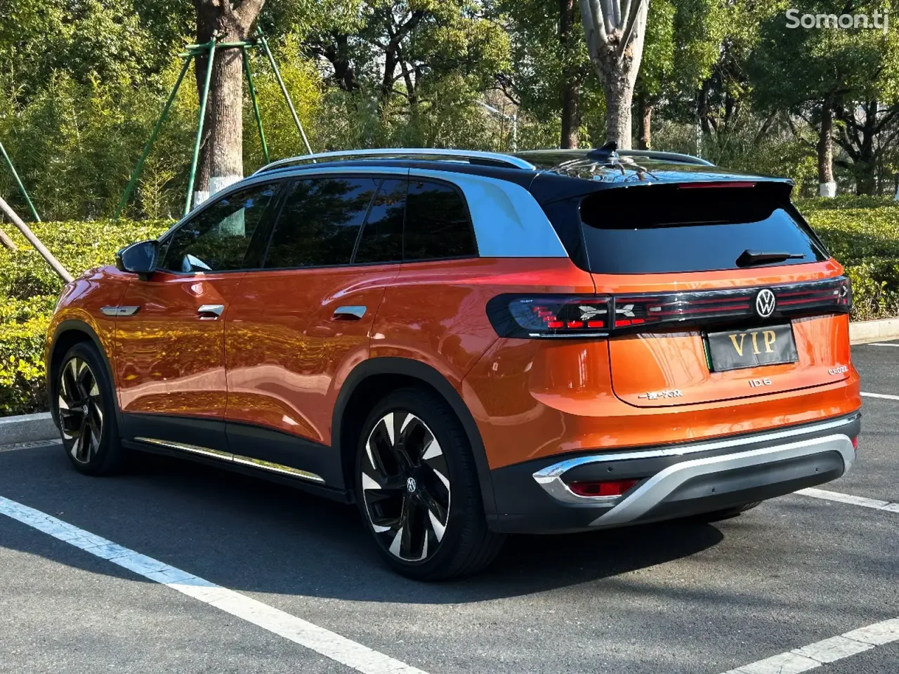 Volkswagen ID.6 2021 · AT