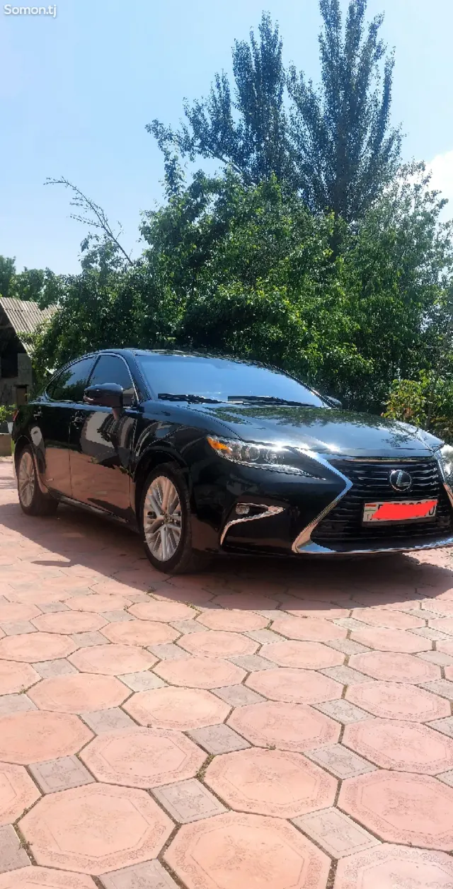 Lexus ES series 2016 · 2.5 AT