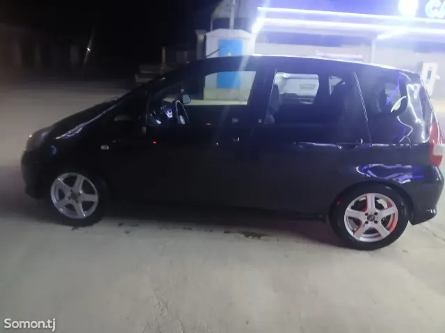 Honda Jazz 2006 · 1.3 MT