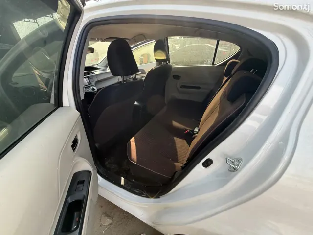 Toyota Aqua 2014 · 1.5 AT