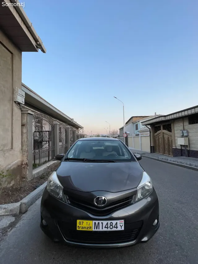 Toyota Vitz 2011 · 1.5 AT