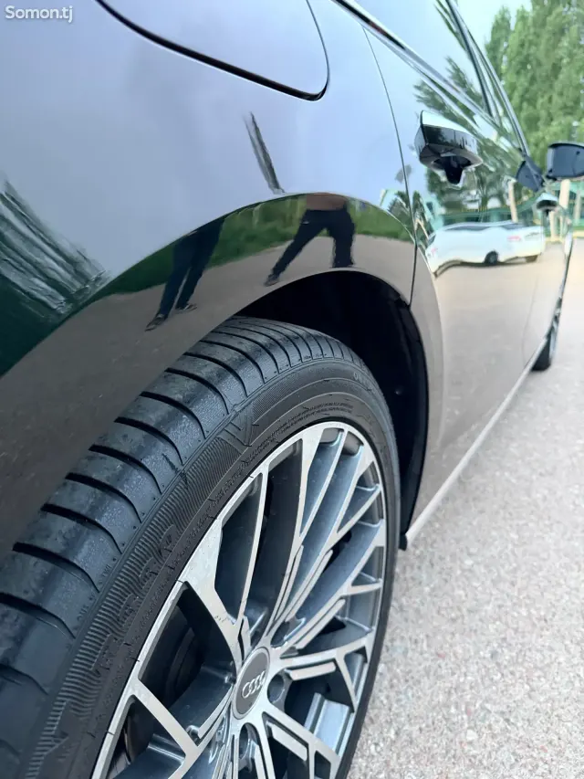 Audi A8 2022 · 3.0 AT