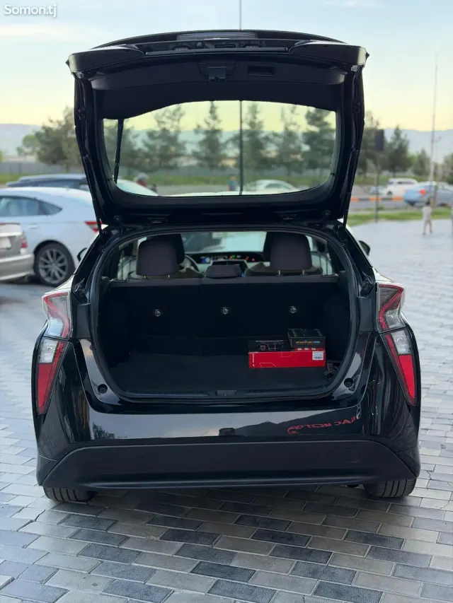 Toyota Prius 2017 · 1.8 AMT