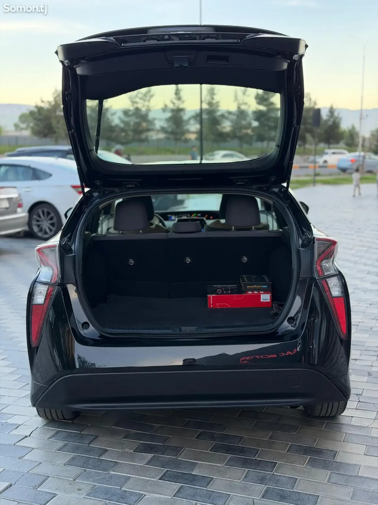 Toyota Prius 2017 · 1.8 AMT