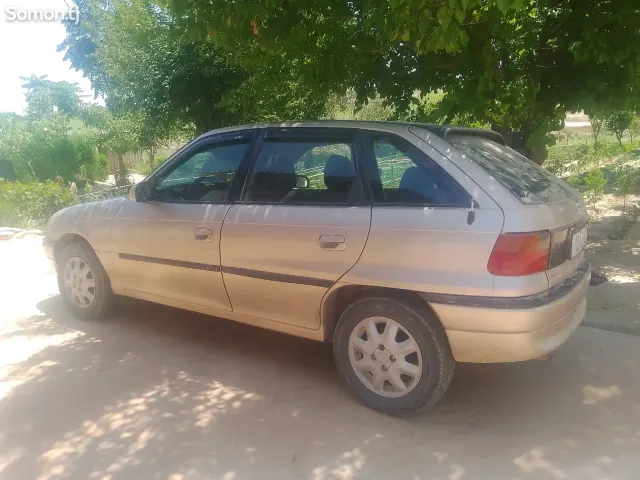 Opel Astra F 1997 · 1.6 MT