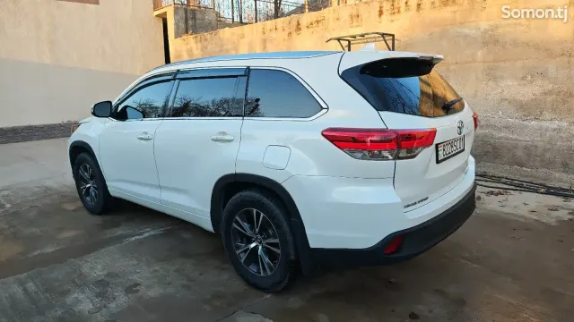 Toyota Highlander 2017 · 3.5 AT
