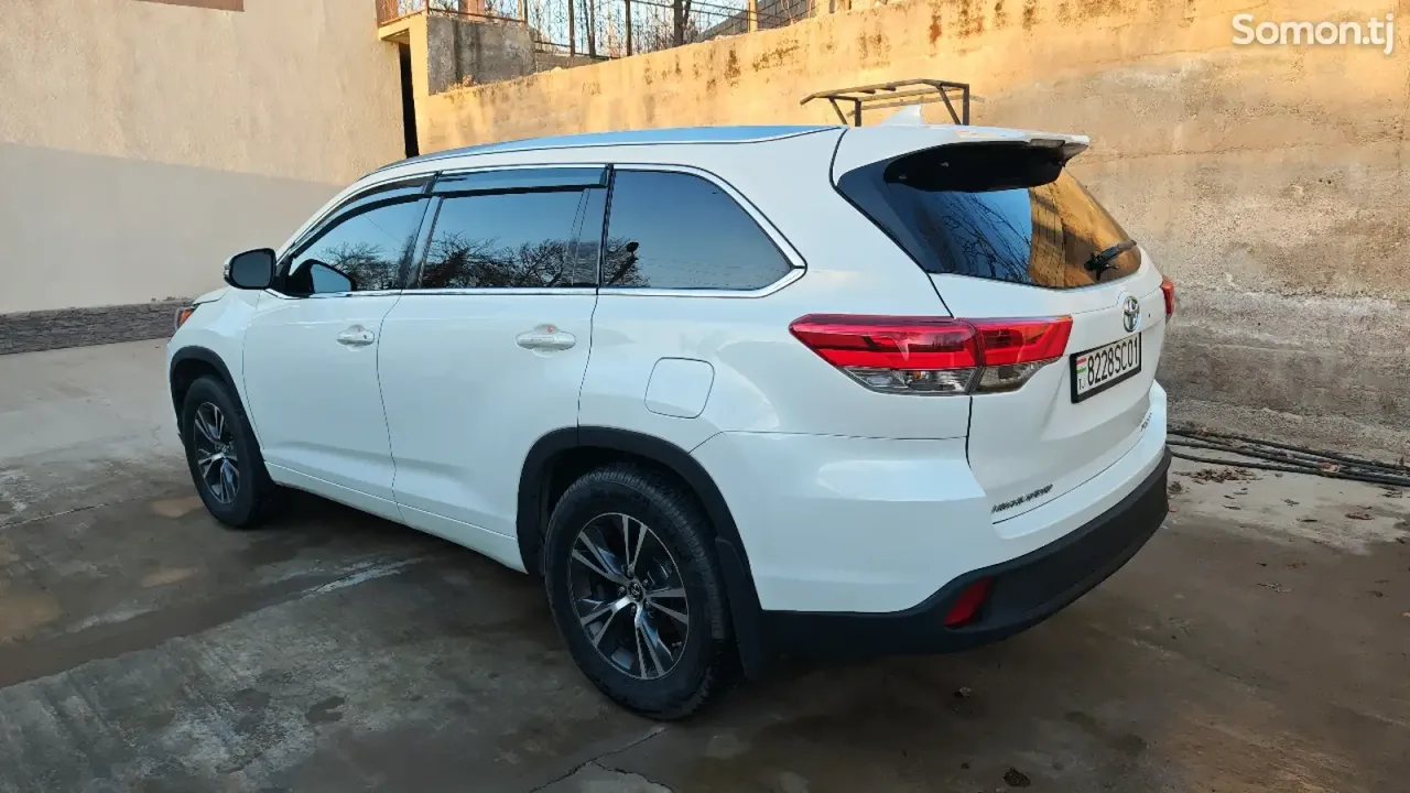 Toyota Highlander 2017 · 3.5 AT