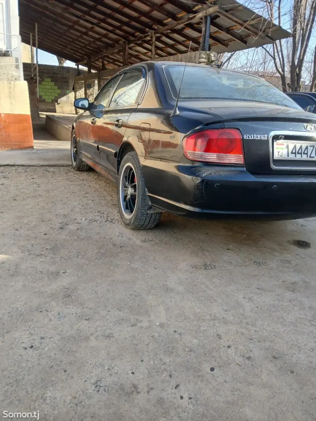 Hyundai Sonata 2004 · 2.0 MT
