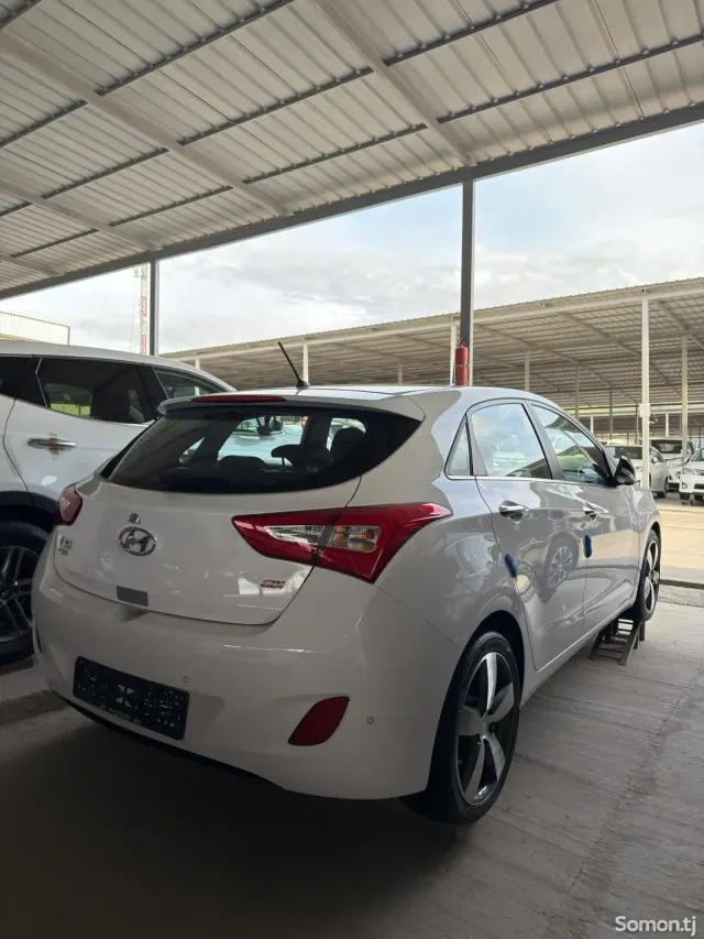 Hyundai i30 2015 · 1.6 AT