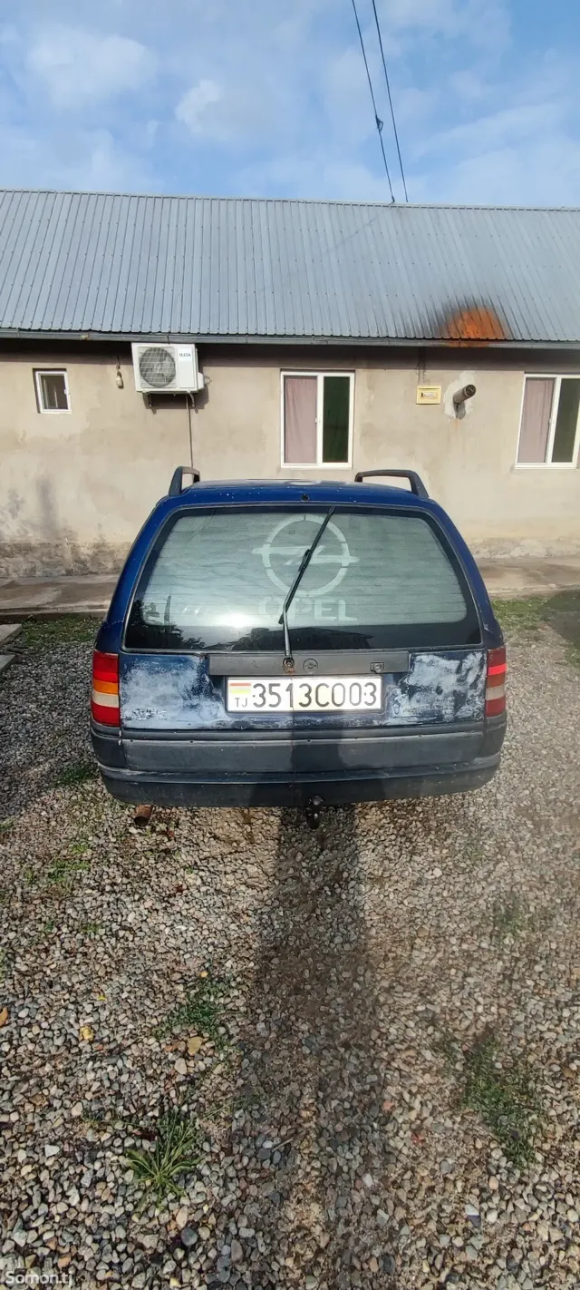 Opel Astra F 1993 · 1.6 MT