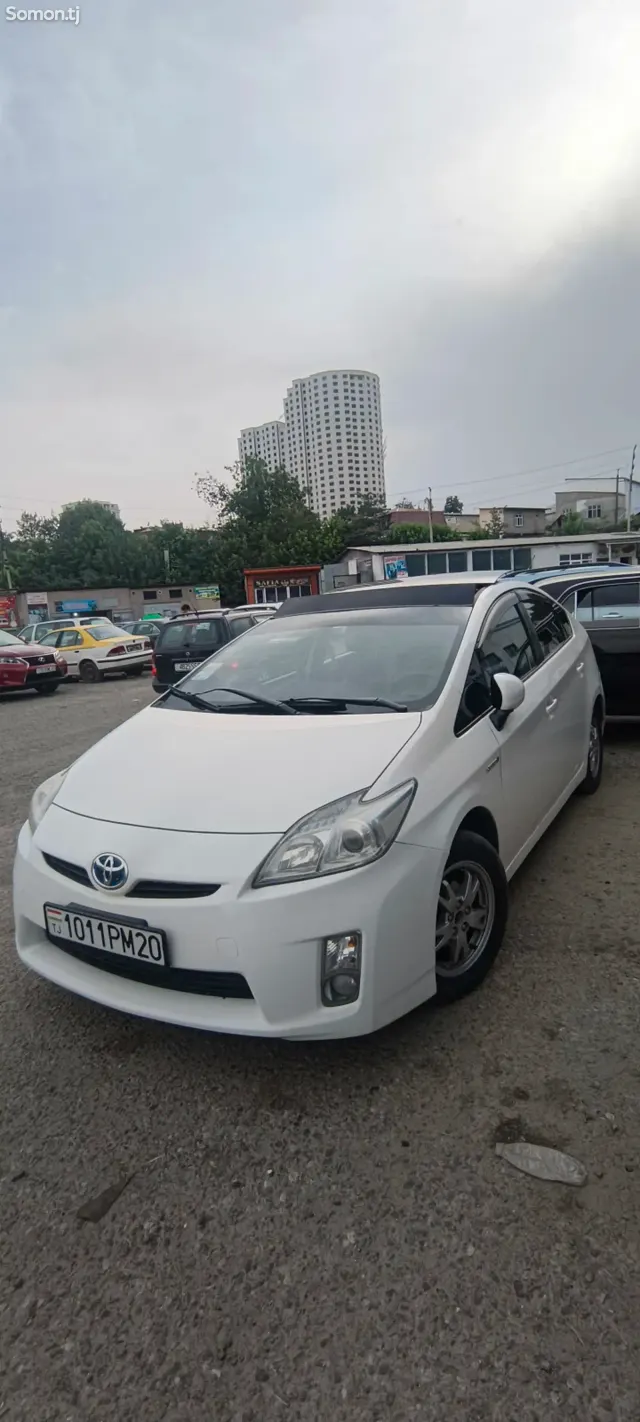 Toyota Prius 2010 · 1.8 CVT