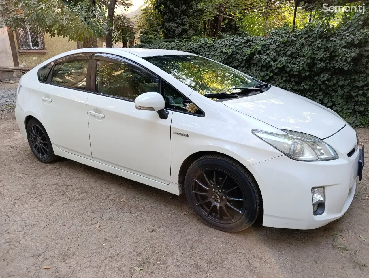 Toyota Prius 2010 · 1.8 AT