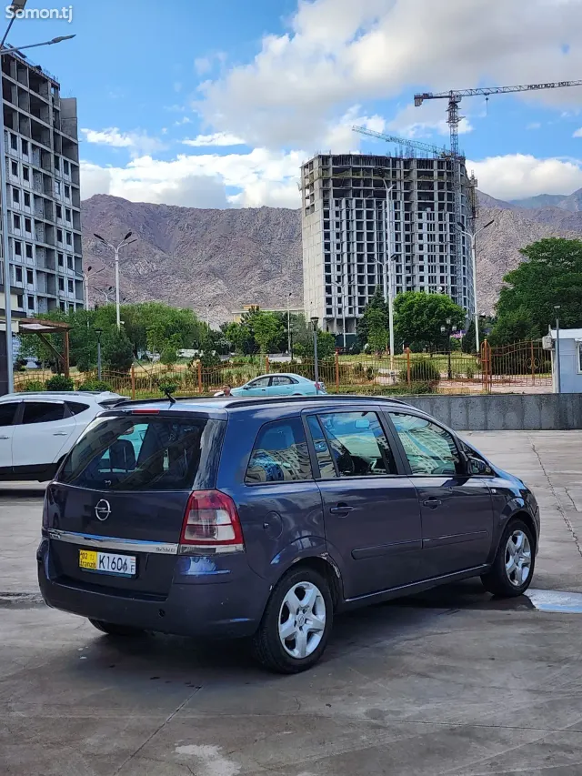 Opel Zafira 2008 · 1.9 MT