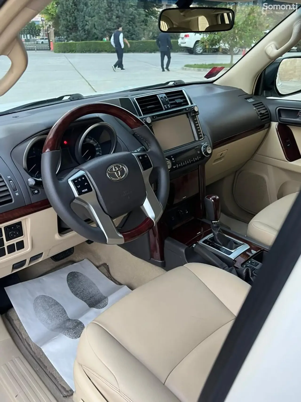 Toyota Land Cruiser Prado 2015 · 4.0 AT