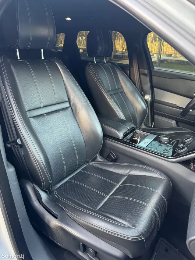 Land Rover Range Rover Velar 2021 · 3.0 AT