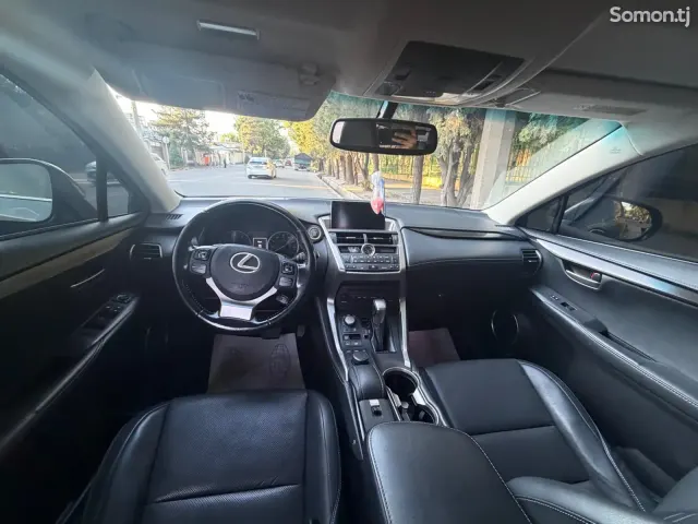 Lexus NX series 2015 · 2.0 AT