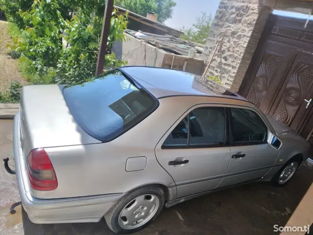 Mercedes-Benz C class 1996 · 2.5 AT