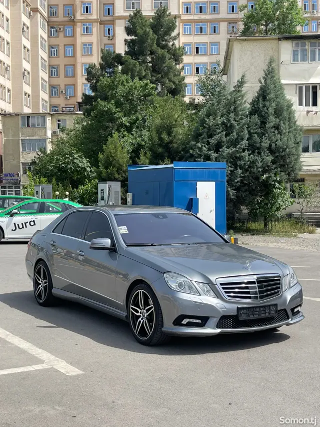 Mercedes-Benz E class 2010 · 3.5 AT