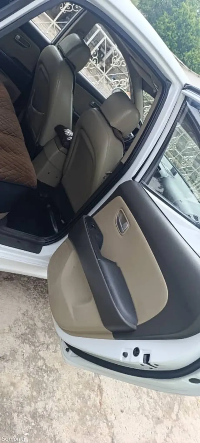 Hyundai Avante 2008 · 1.6 AT