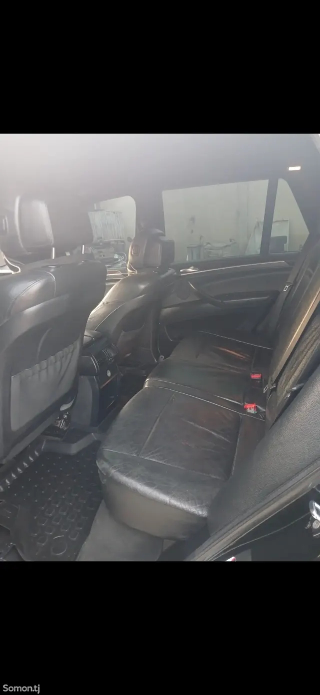BMW X5 M 2010 · 3.0 AT