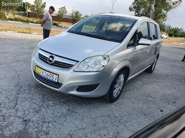 Opel Zafira 2009 · 1.6 MT