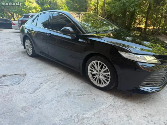 Toyota Camry 2019 · 2.5 AT