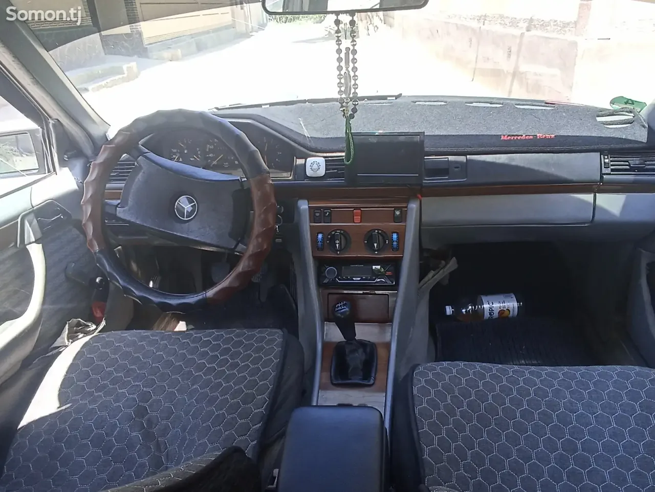 Mercedes-Benz W124 1991 · 2.0 MT