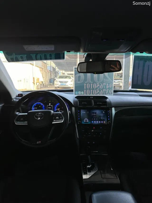 Toyota Camry 2015 · 2.5 AT